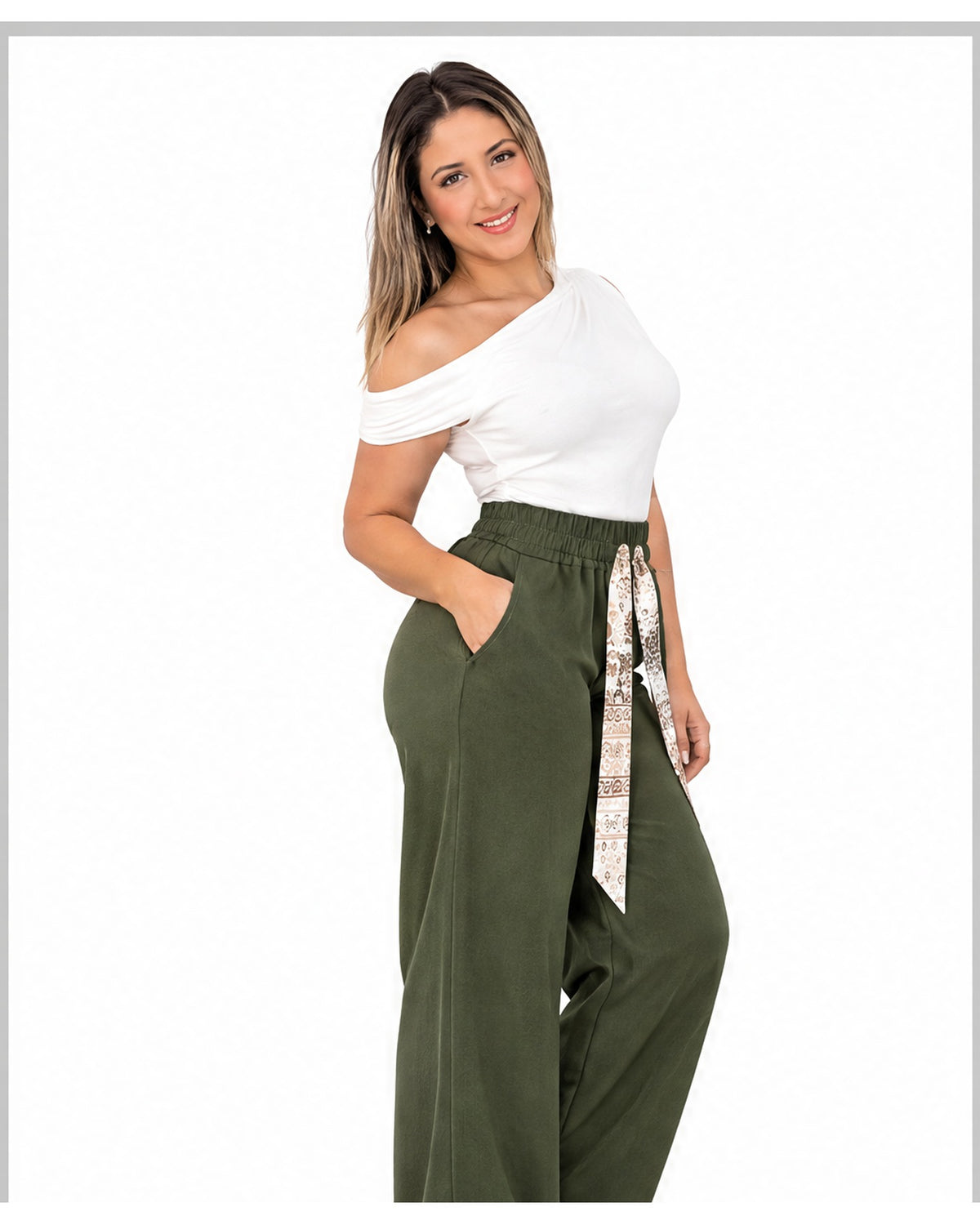 Pantalón ancho con cinta