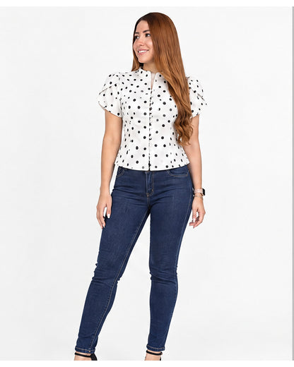 Blusa de lunares con botones