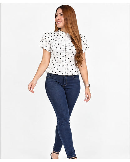 Blusa de lunares con botones