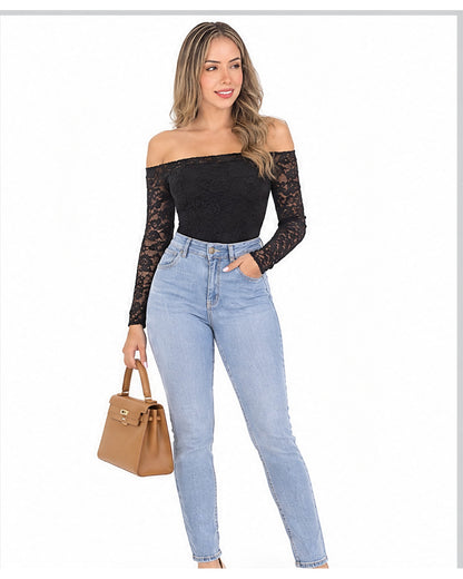 Body de encaje off-shoulder