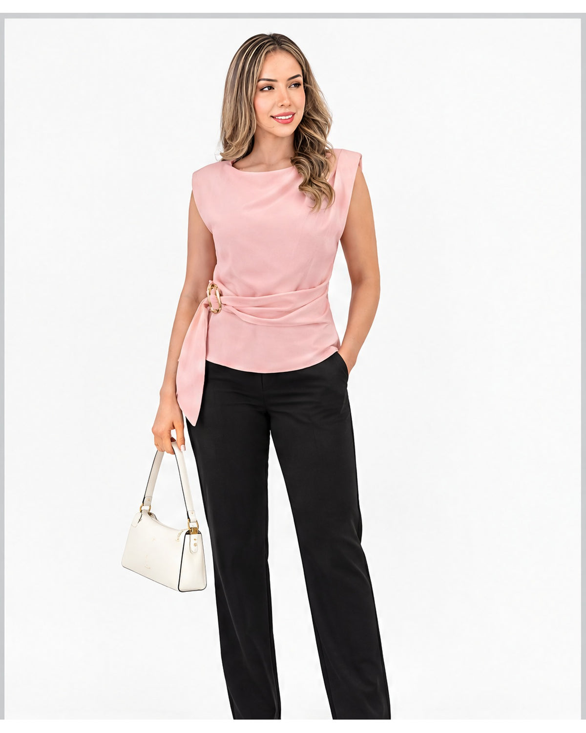Blusa con hebilla lateral