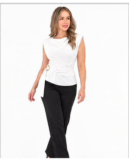Blusa con hebilla lateral