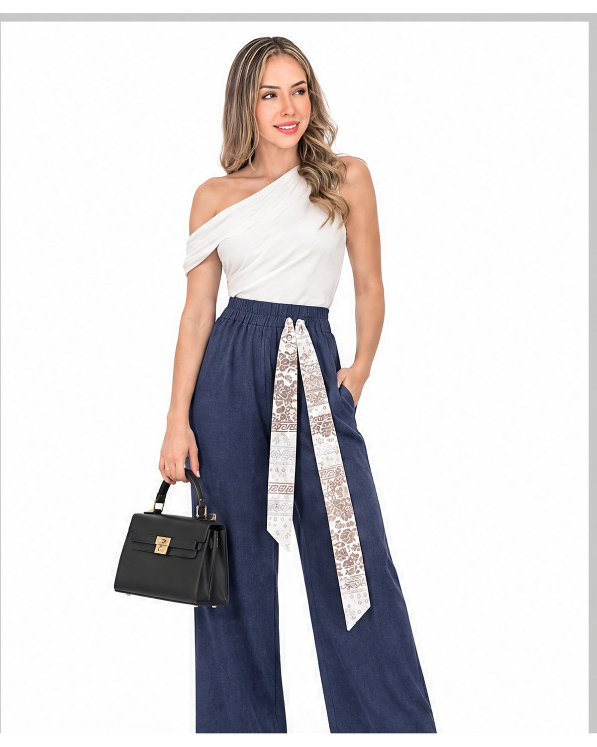Pantalón ancho con cinta
