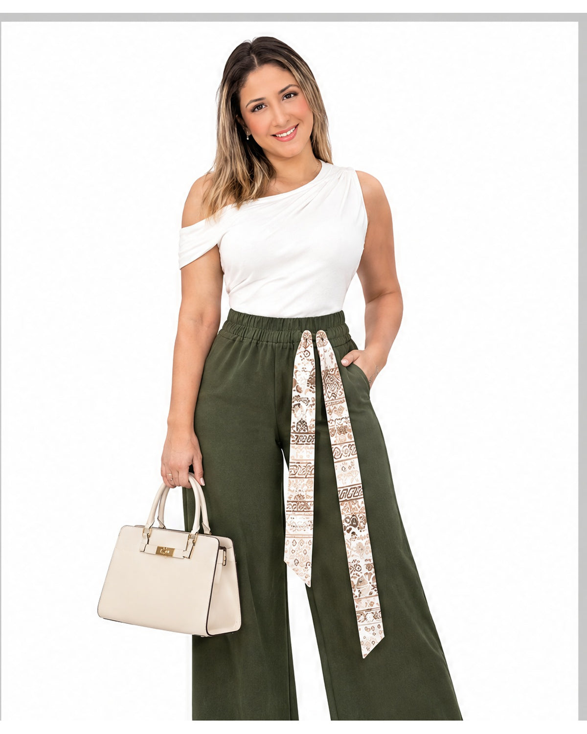 Pantalón ancho con cinta