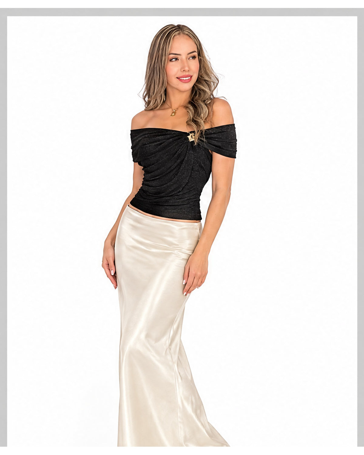 Blusa off-shoulder de brillo con broche