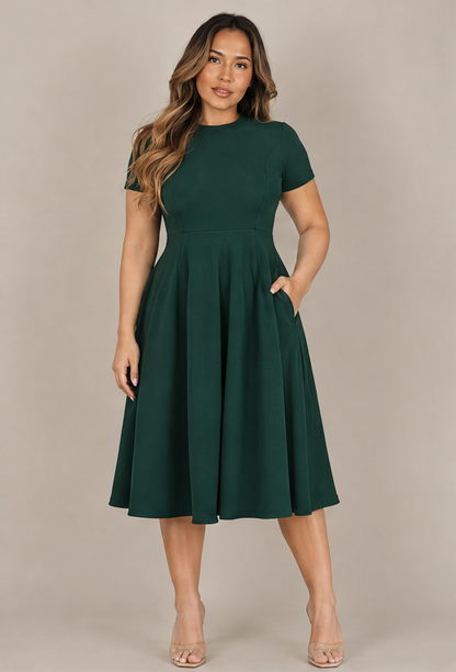 B41910 Vestido midi con vuelo Verde botella 01 - frente