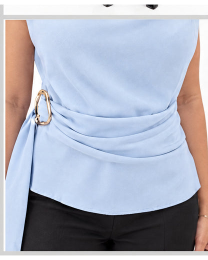 Blusa con hebilla lateral