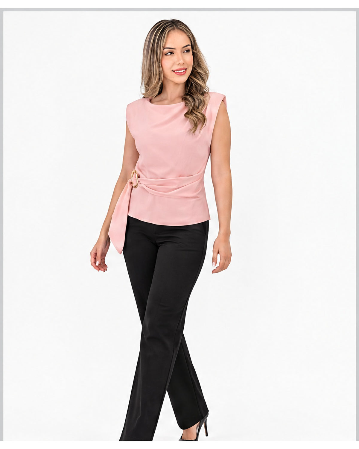 Blusa con hebilla lateral