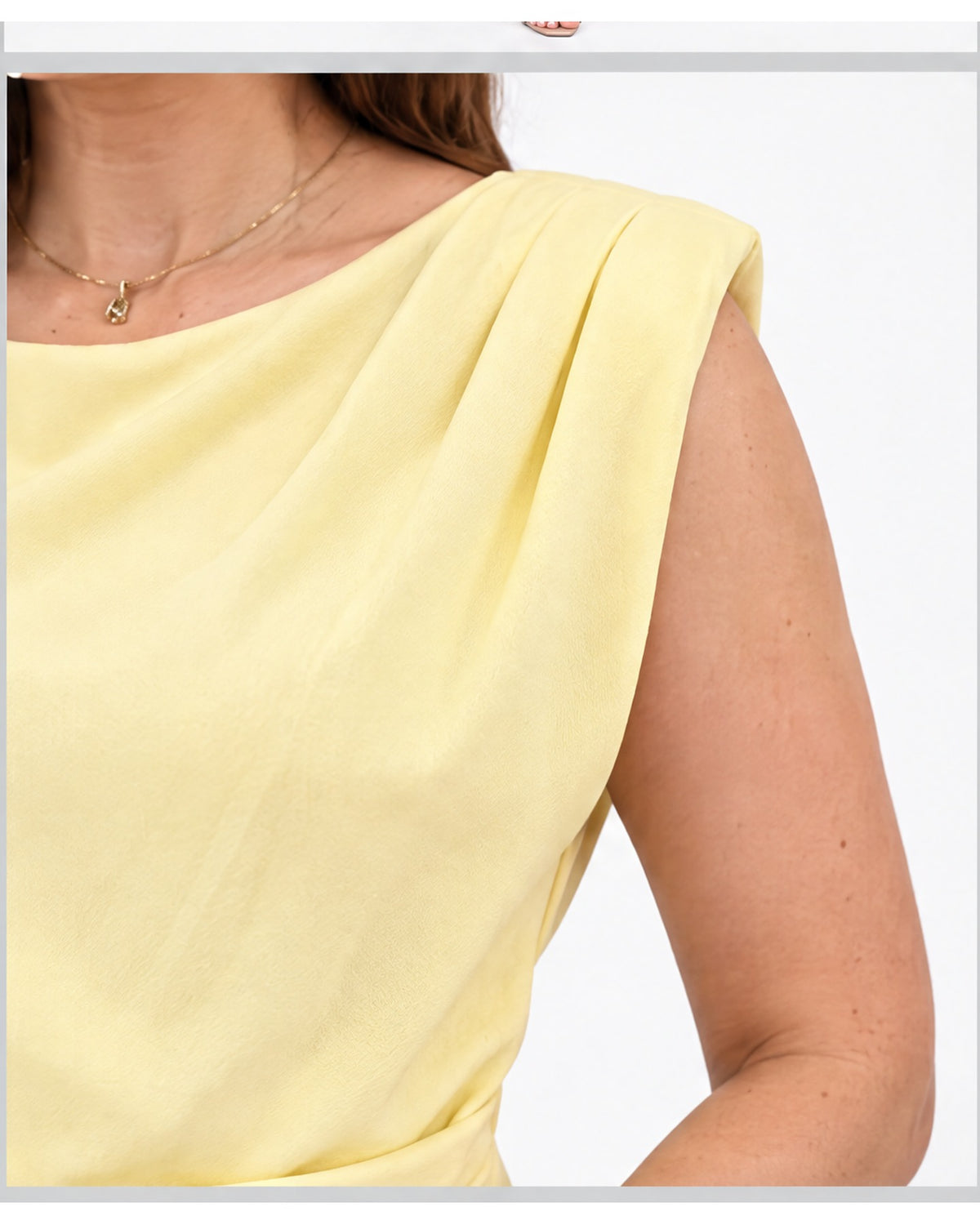 Blusa con hebilla lateral