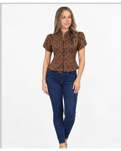 Blusa de lunares con botones